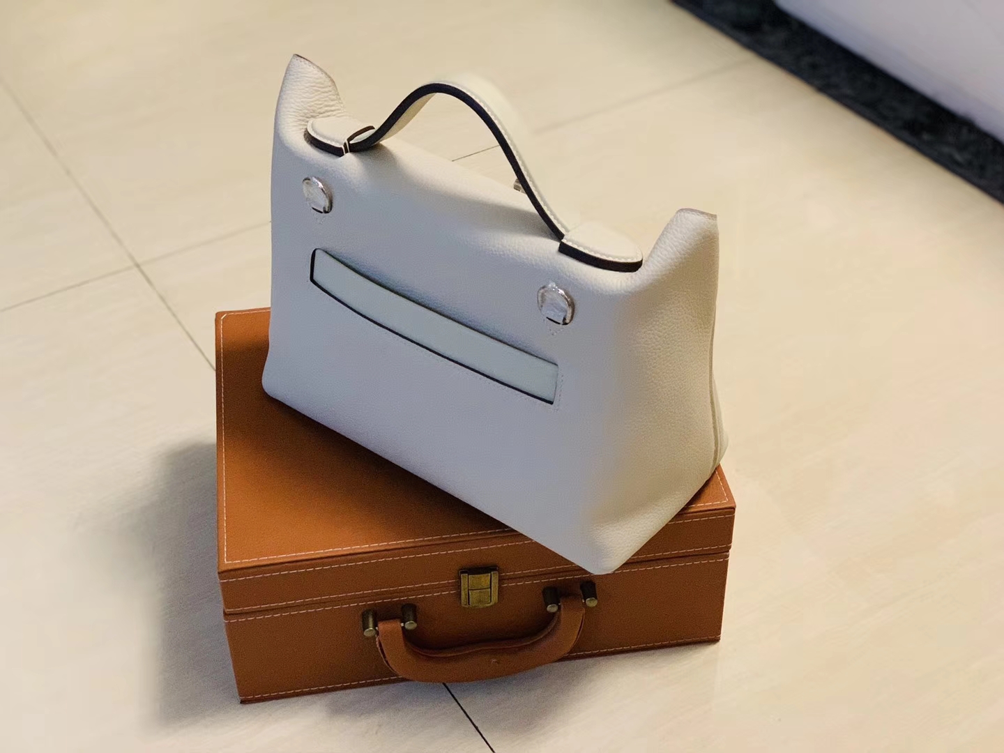Hermès（爱马仕）Kelly-2424 奶昔白 原厂御用顶级小牛皮拼Swift皮 togo 金扣 29cm