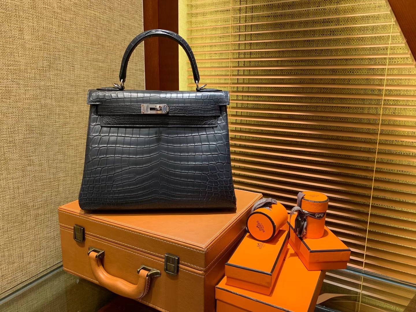 Hermès（爱马仕）Kelly 凯莉包 锡器灰 尼罗雾面 一级鳄鱼皮 顶级全手工缝制 银扣 28cm