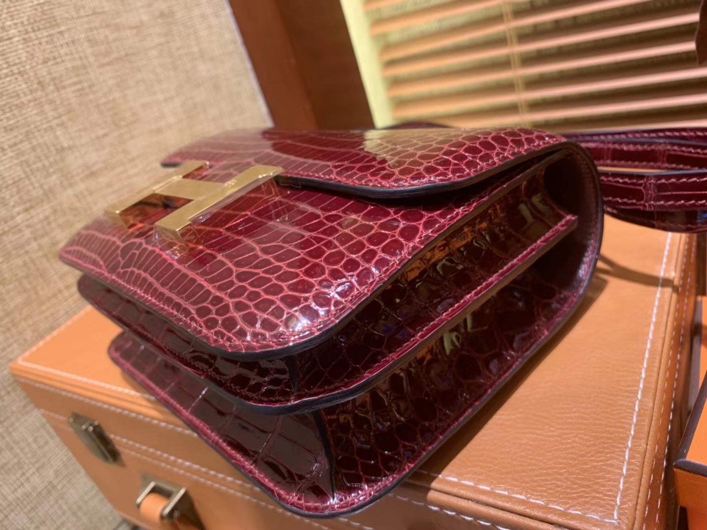 Hermès（爱马仕）Constance空姐包 波尔多酒红 一级 湾鳄 鳄鱼皮 极品珍稀款 金扣 18cm