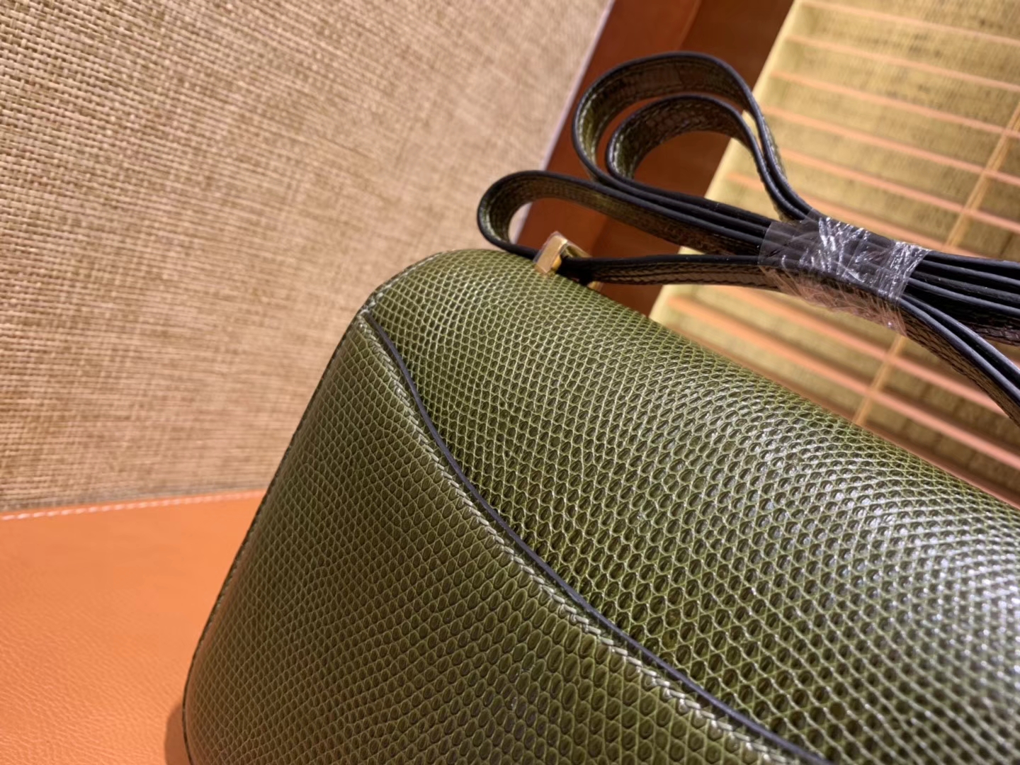 Hermès（爱马仕）Constance空姐包 橄榄绿 蜥蜴皮 顶级全手工缝制 金扣 18cm