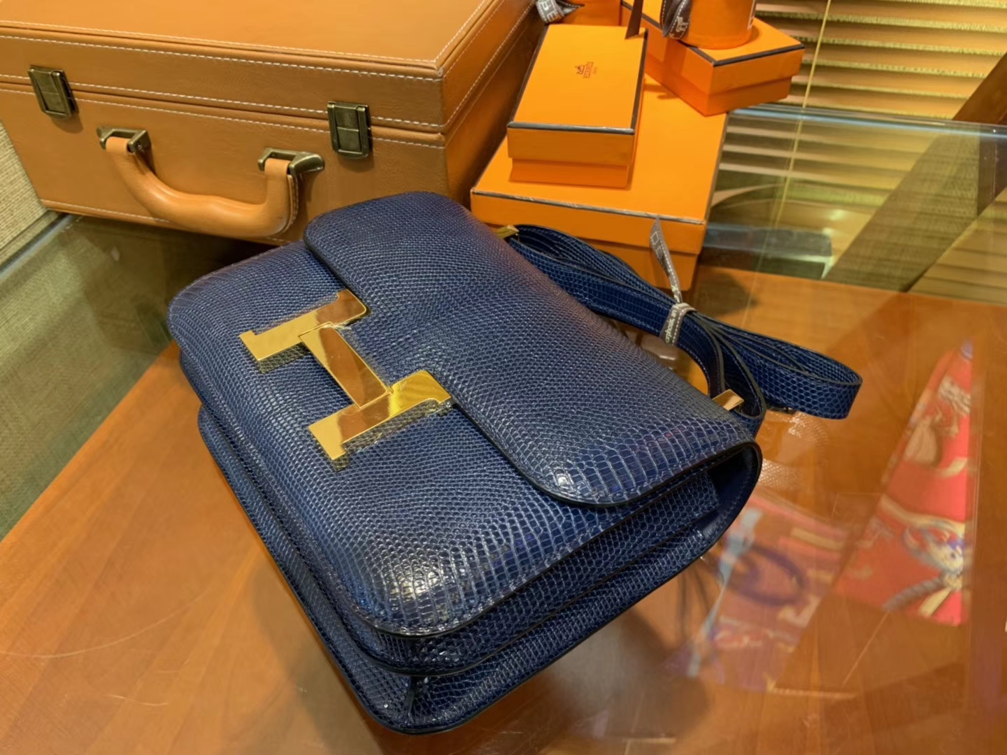Hermès（爱马仕）Constance 23cm 午夜蓝 蜥蜴皮 顶级手缝工艺 金扣