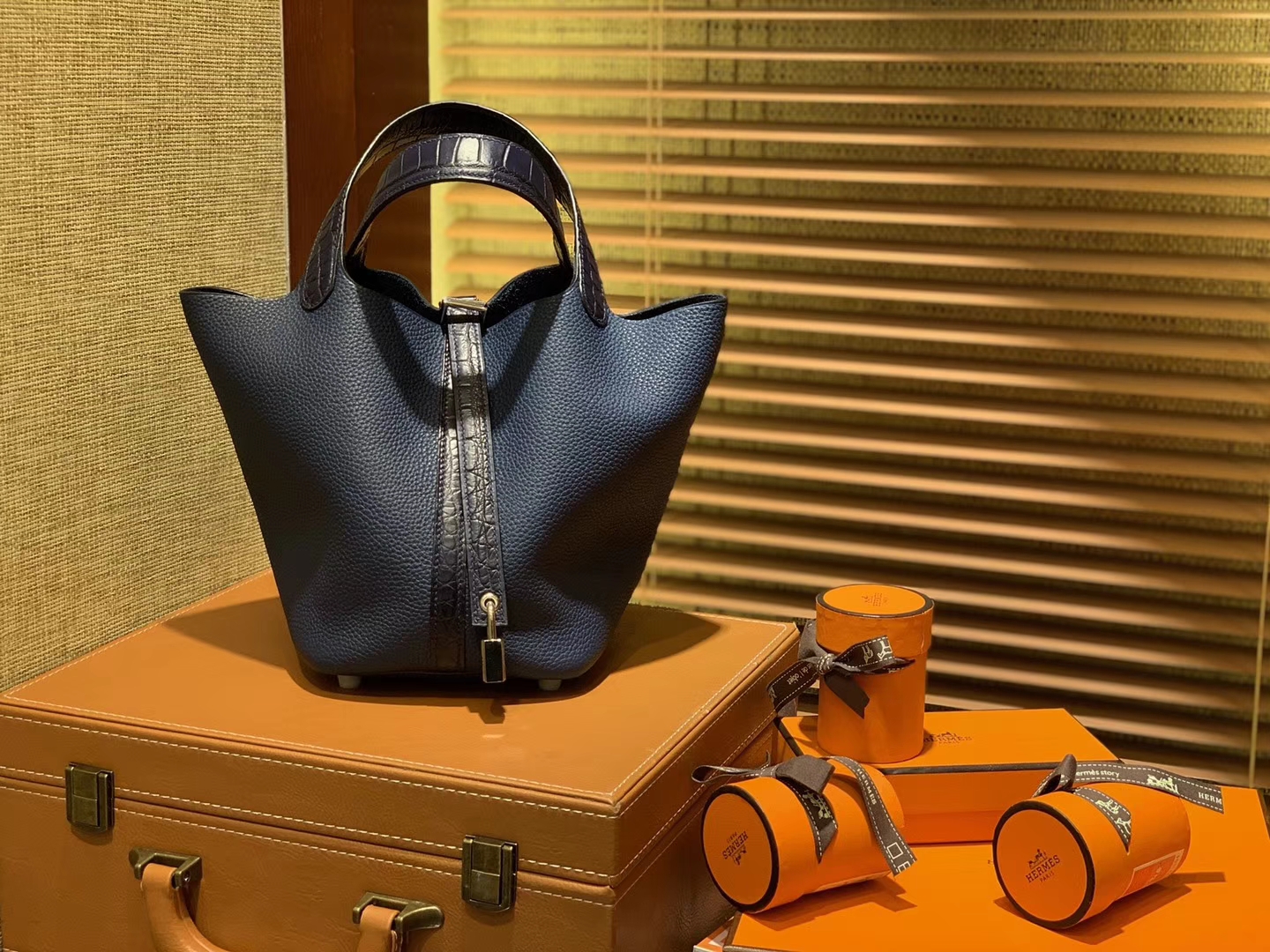 Hermès（爱马仕）Piction菜篮包 午夜蓝 Togo牛皮 拼鳄鱼 进口原料 全手工缝制 银扣 18cm