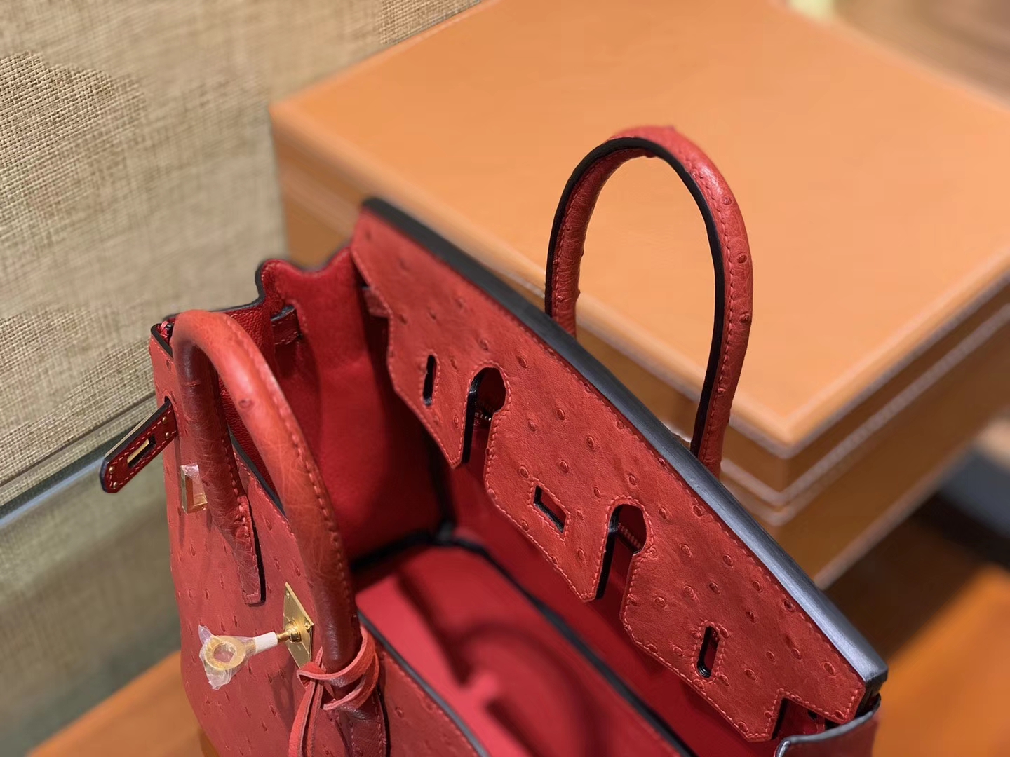 Hermès（爱马仕）Birkin 25cm 大红色 南非进口鸵鸟皮 顶级手缝工艺 金扣
