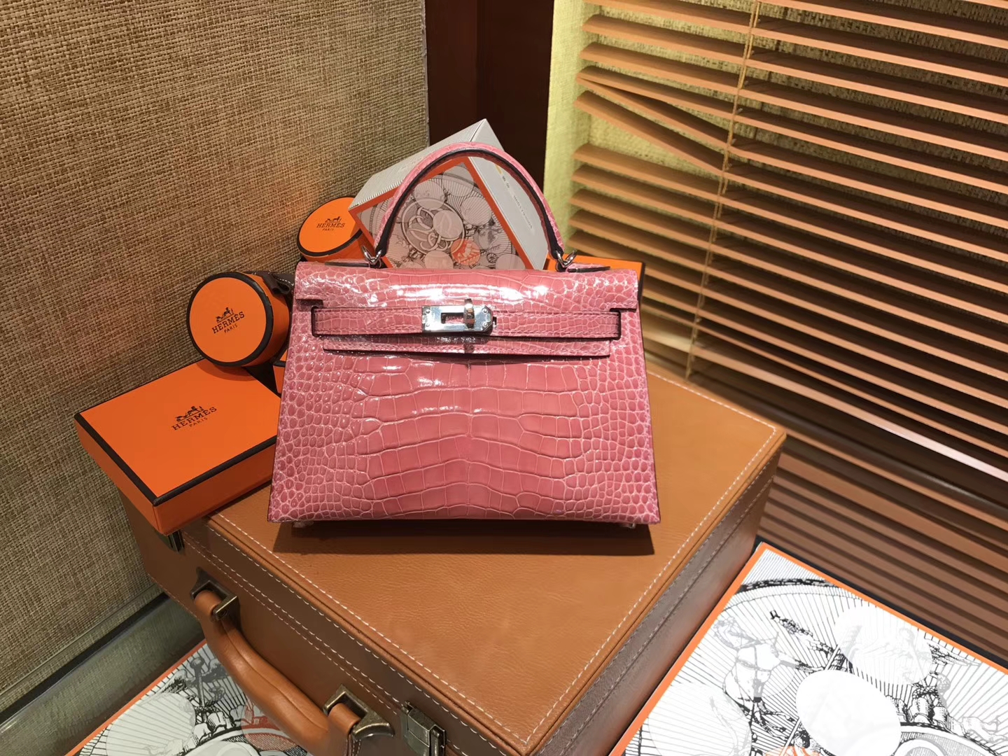 Hermès（爱马仕）MiniKelly 迷你凯莉 陶瓷粉 一级美洲鳄鱼皮 顶级手缝蜡线 银扣 19cm 2代