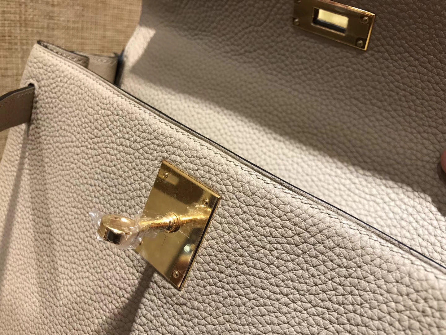 Hermès（爱马仕）Kelly凯莉包 togo小牛皮 斑鸠灰 进口原料 原版蜜蜡线 金扣 28cm