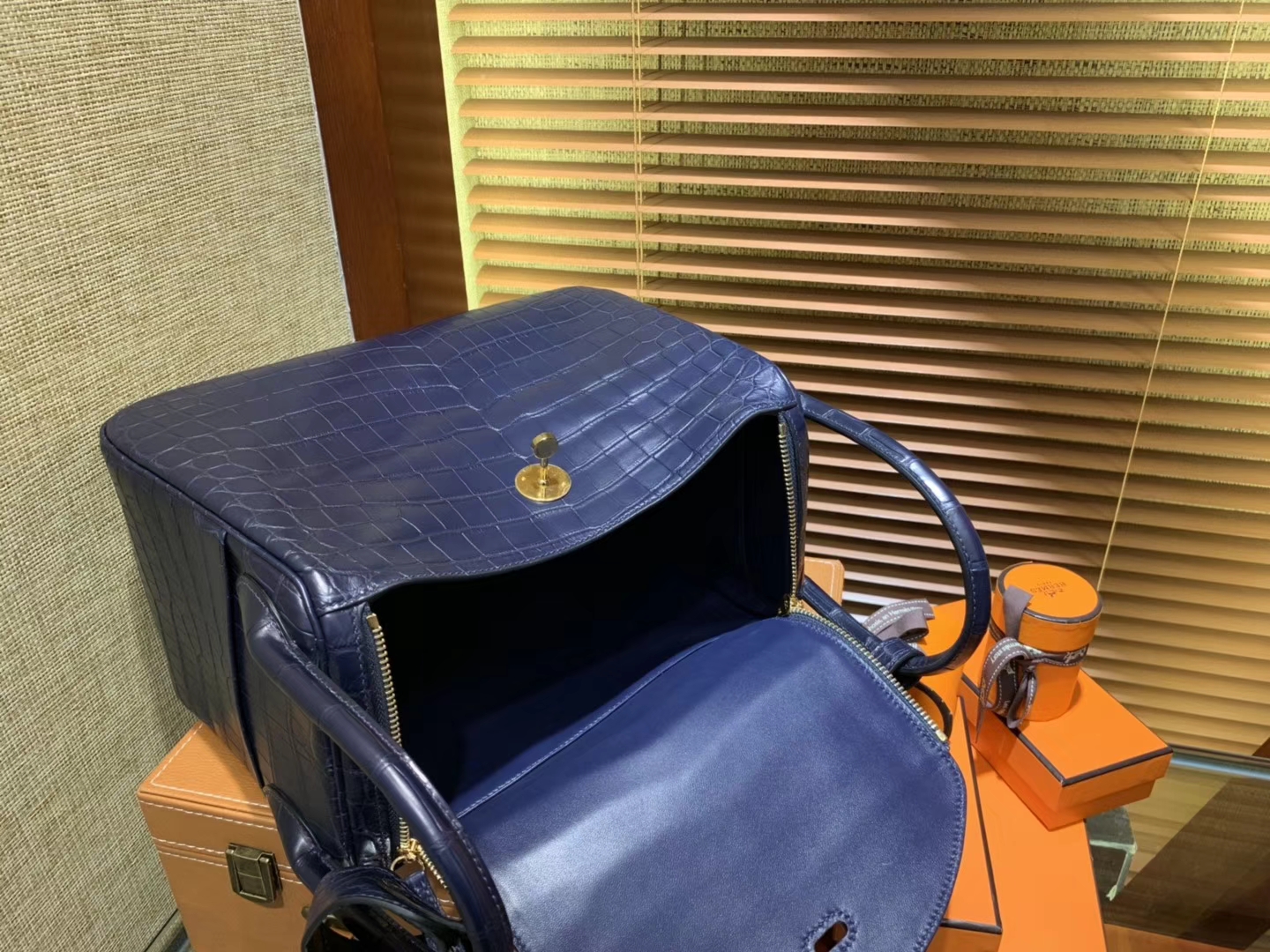 Hermès（爱马仕）Lindy 琳迪包 午夜蓝 一级鳄鱼皮 雾面 顶级全手工缝制 30cm