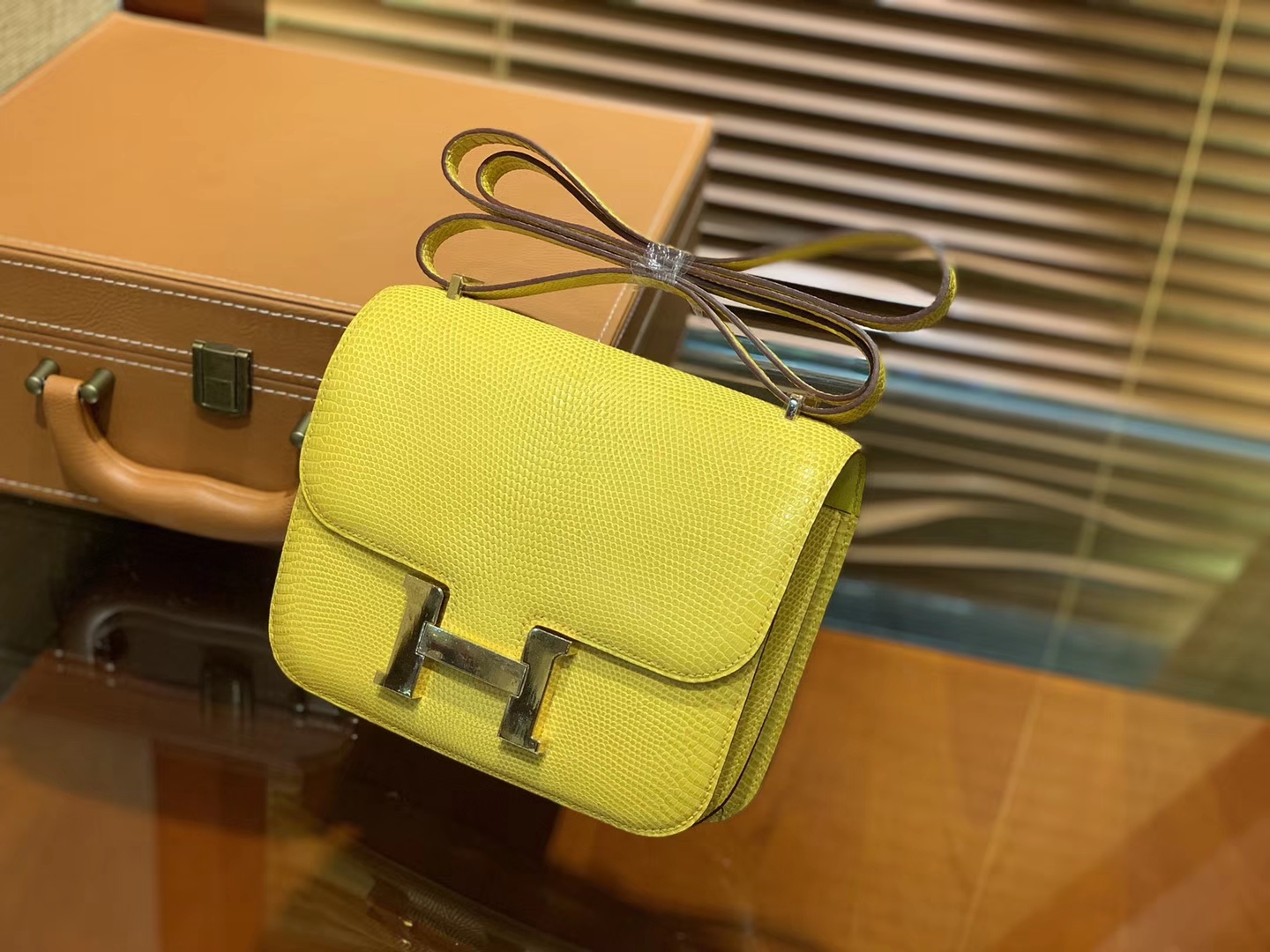 Hermès（爱马仕）Constance空姐包 新颜色 那不勒斯黄 蜥蜴皮 顶级全手工缝制 18cm