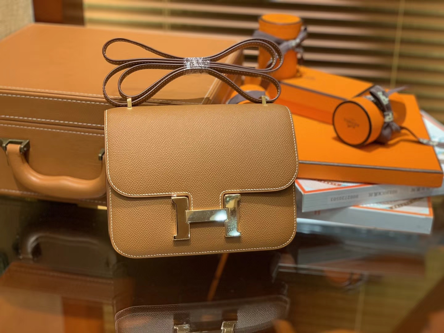 Hermès（爱马仕）Constance 18cm 金棕色 EP掌纹牛皮 德国进口原料