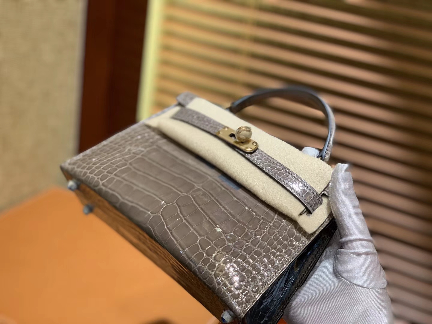Hermès（爱马仕）Mini Kelly 沥青灰 一级美洲鳄鱼皮 全手工缝制 臻品级别 金扣 19cm 2代