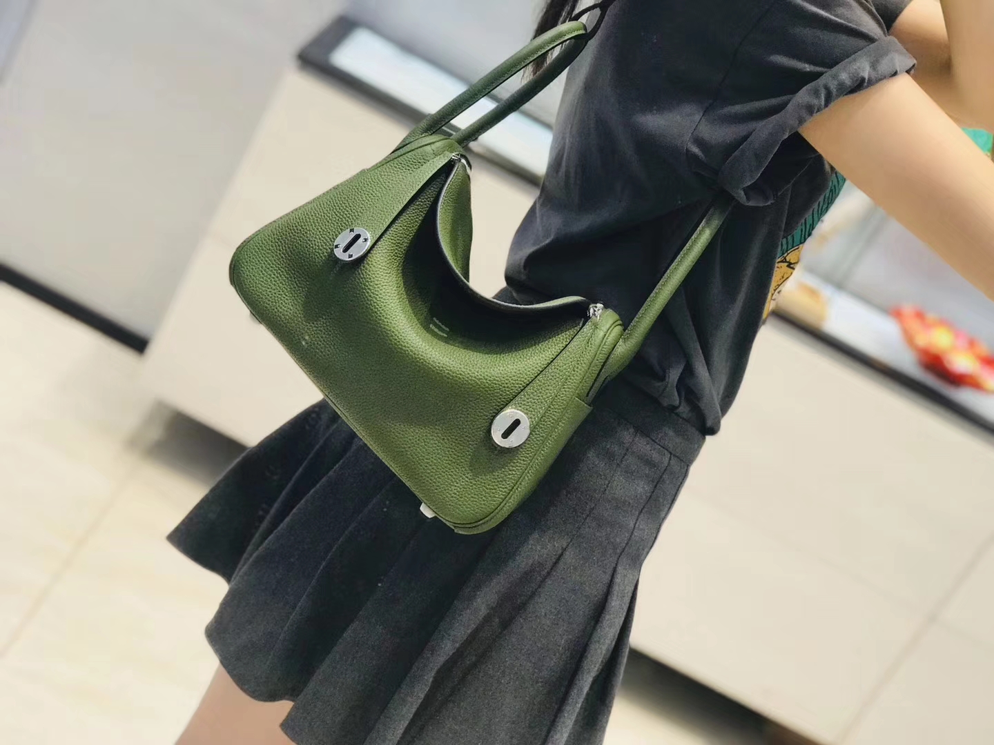 Hermès（爱马仕）Lindy琳迪包 丛林绿 德国进口togo牛皮拼鳄鱼皮 蜡线全手工缝制 26cm