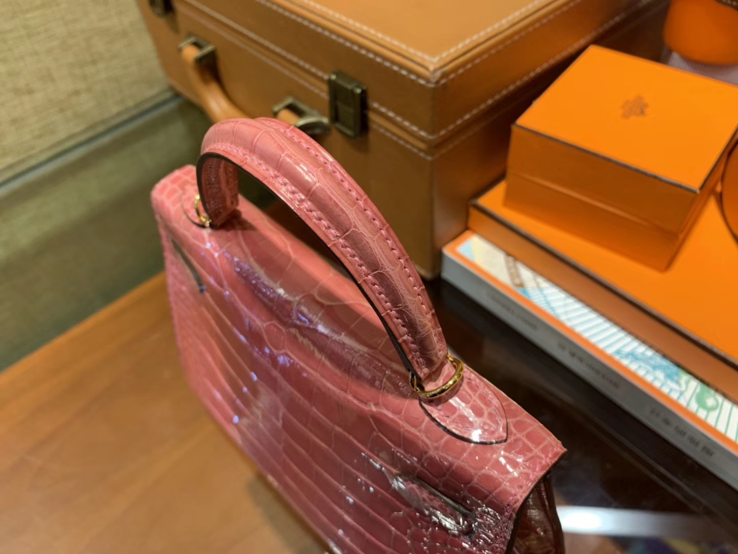 Hermès（爱马仕）Mini Kelly 粉色 一级美洲鳄鱼皮 顶级全手工缝制 臻品级别 19cm 2代
