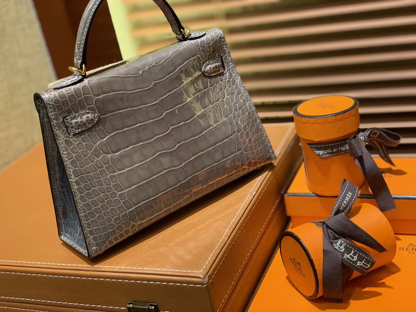Hermès（爱马仕）Mini Kelly 沥青灰 一级美洲鳄鱼皮 全手工缝制 臻品级别 金扣 19cm 2代