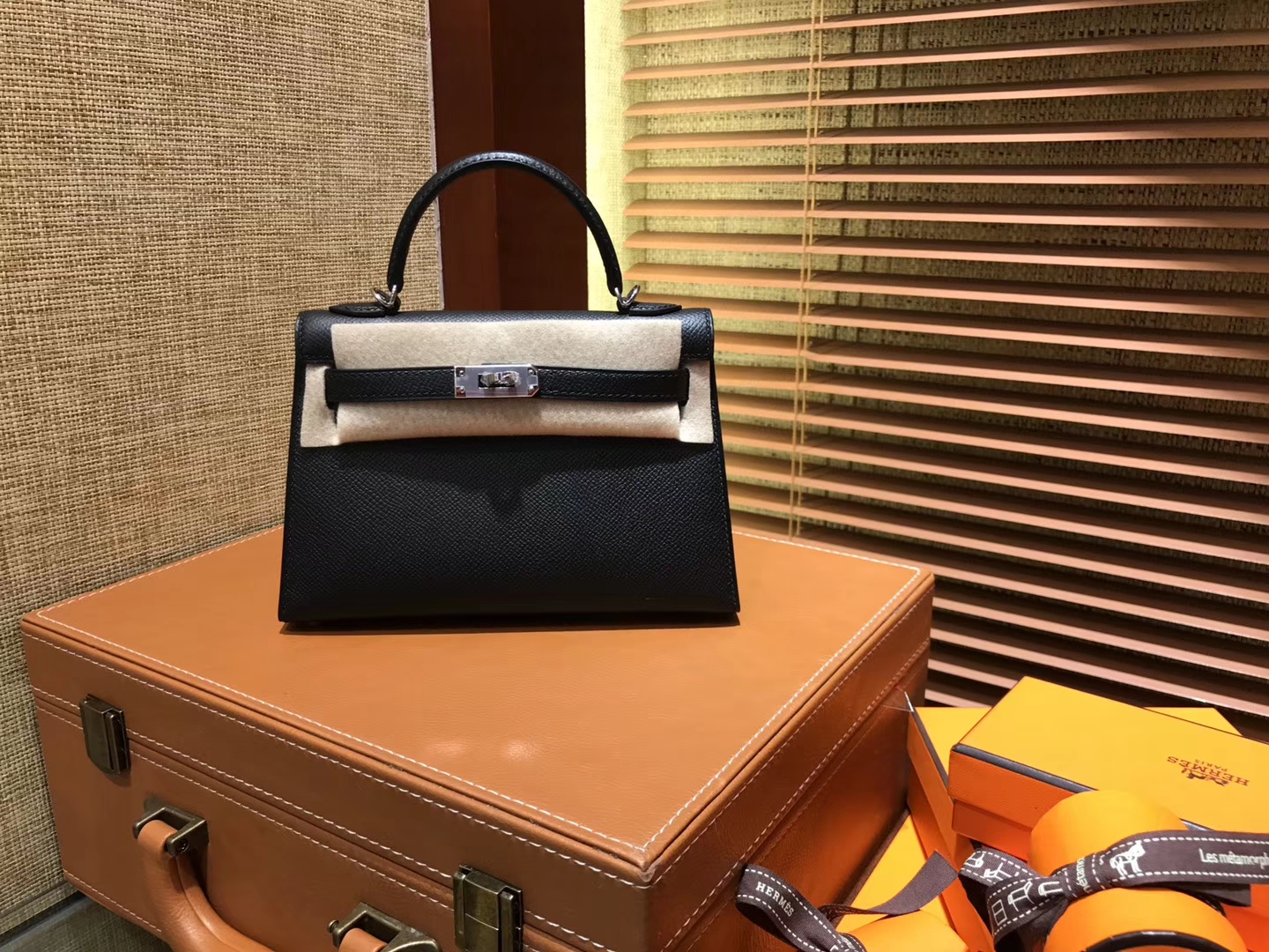 Hermès（爱马仕）Mini Kelly迷你凯莉 黑色 德国掌纹牛皮 全手工缝制 臻品级别 银扣 19cm