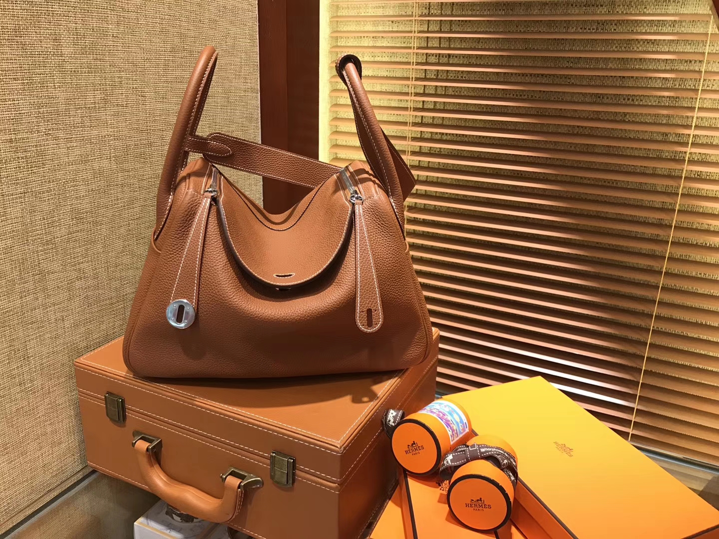 Hermès（爱马仕）Lindy琳迪包 金棕色 德国进口togo牛皮 全手工缝制 银扣 30cm