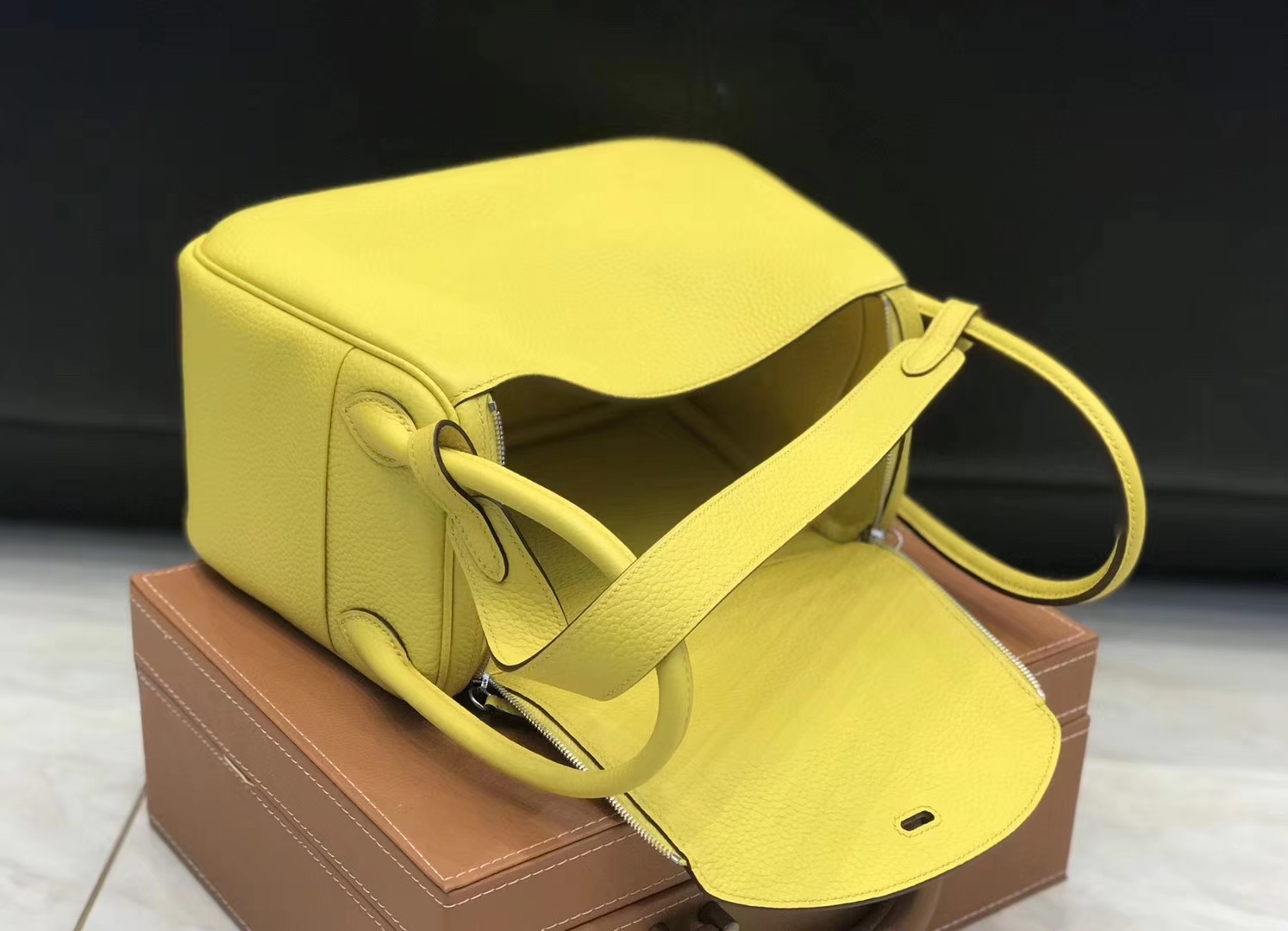 Hermès（爱马仕）Lindy琳迪包 那不勒斯黄 德国进口togo牛皮 蜡线全手工缝制 26cm