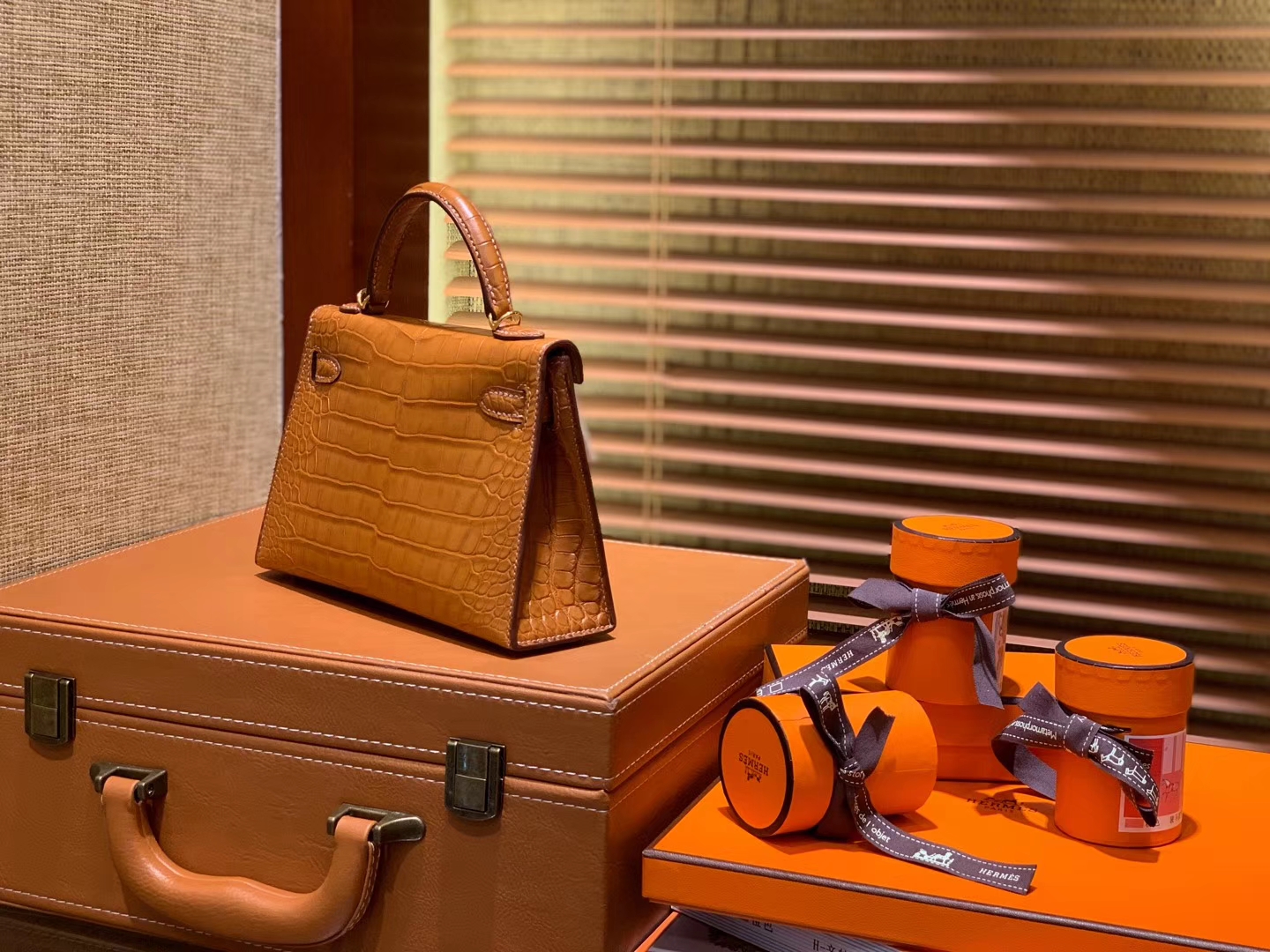 Hermès（爱马仕）Mini Kelly 迷你凯莉 金棕色 一级美洲鳄鱼皮 全手工缝制 臻品级别 金扣 19cm 2代