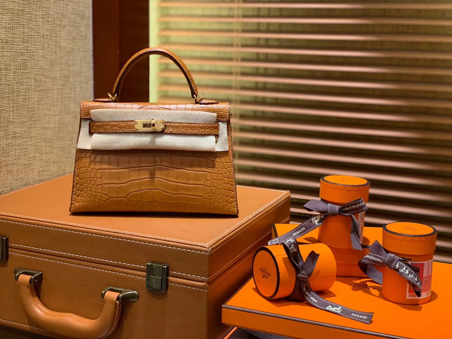 Hermès（爱马仕）Mini Kelly 迷你凯莉 金棕色 一级美洲鳄鱼皮 全手工缝制 臻品级别 金扣 19cm 2代