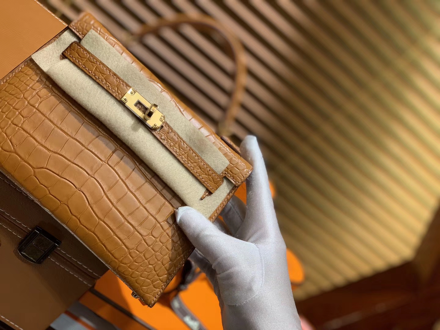 Hermès（爱马仕）Mini Kelly 迷你凯莉 金棕色 一级美洲鳄鱼皮 全手工缝制 臻品级别 金扣 19cm 2代