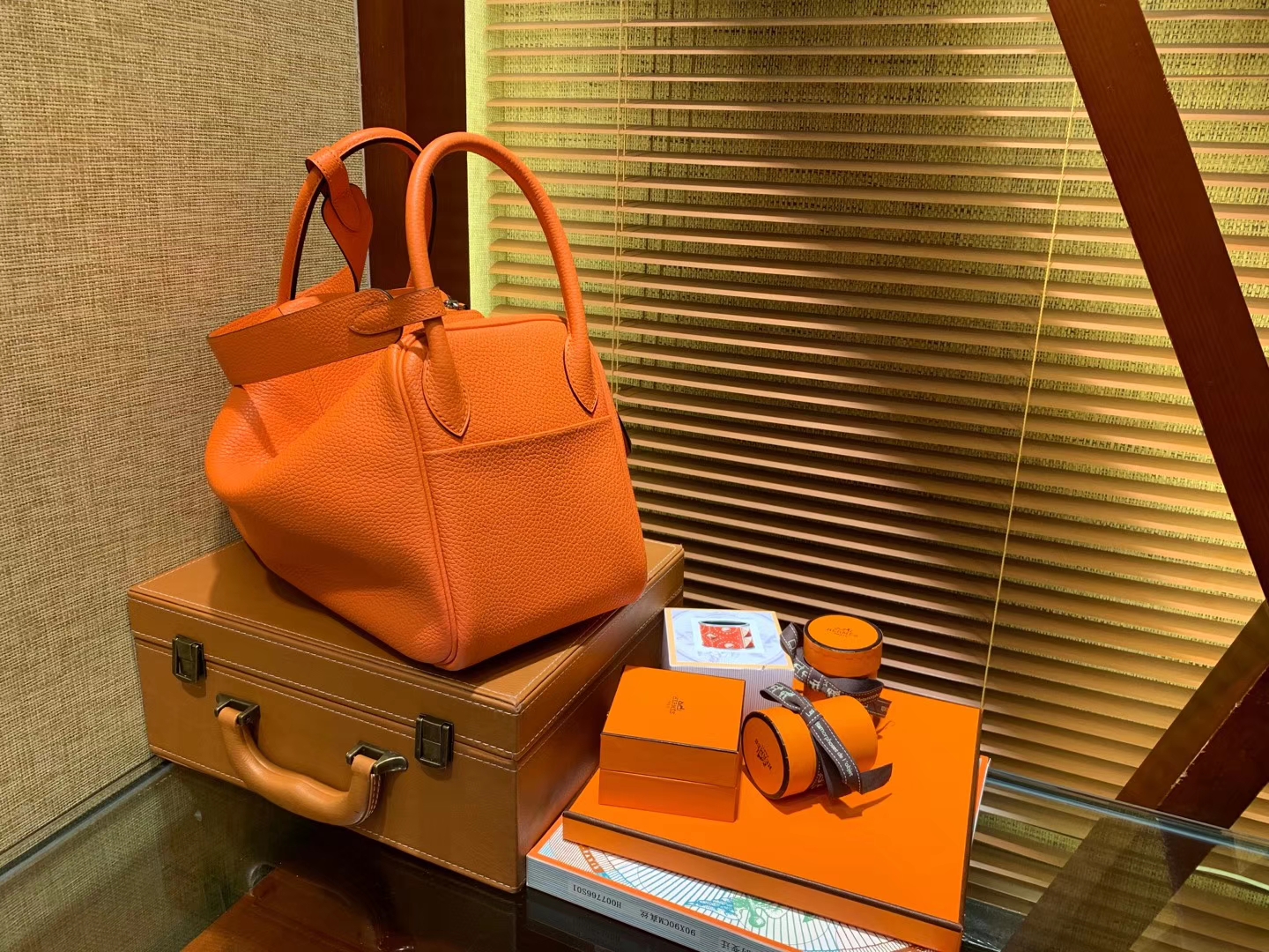 Hermès（爱马仕）Lindy琳迪包 橙红色 德国进口togo牛皮 全手工缝制 银扣 30cm