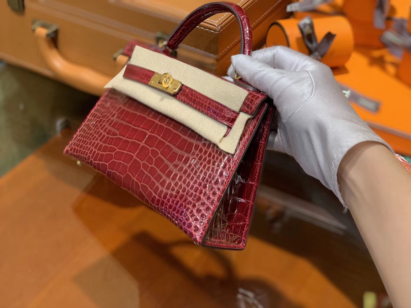 Hermès（爱马仕）Mini Kelly 枣红色 一级美洲鳄鱼皮 全手工缝制 臻品级别 金扣 19cm 2代