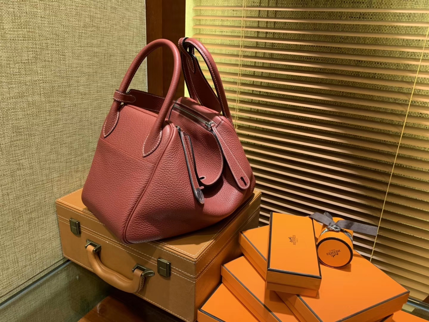 Hermès（爱马仕）Lindy琳迪包 石榴红 德国进口togo牛皮 全手工缝制 银扣 30cm