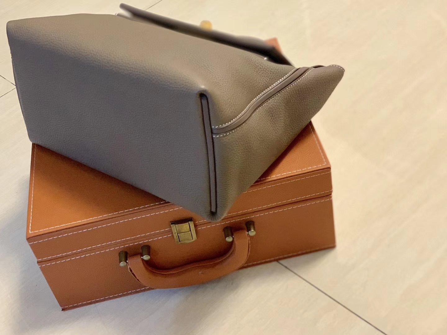 Hermès（爱马仕）Kelly-2424 大象灰 原厂御用顶级小牛皮拼Swift皮 togo 金扣 29cm