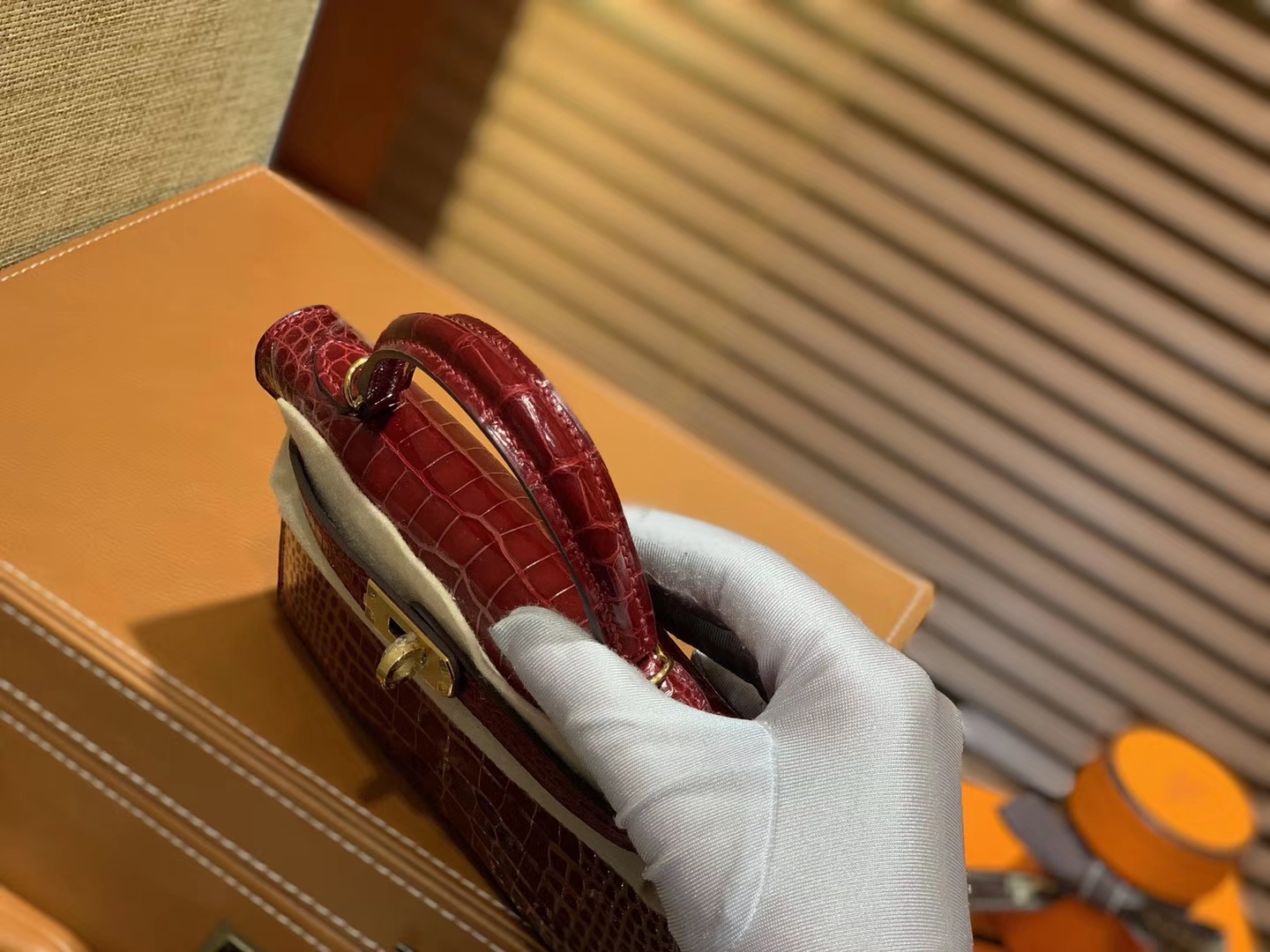 Hermès（爱马仕）Mini Kelly 枣红色 一级美洲鳄鱼皮 全手工缝制 臻品级别 金扣 19cm 2代