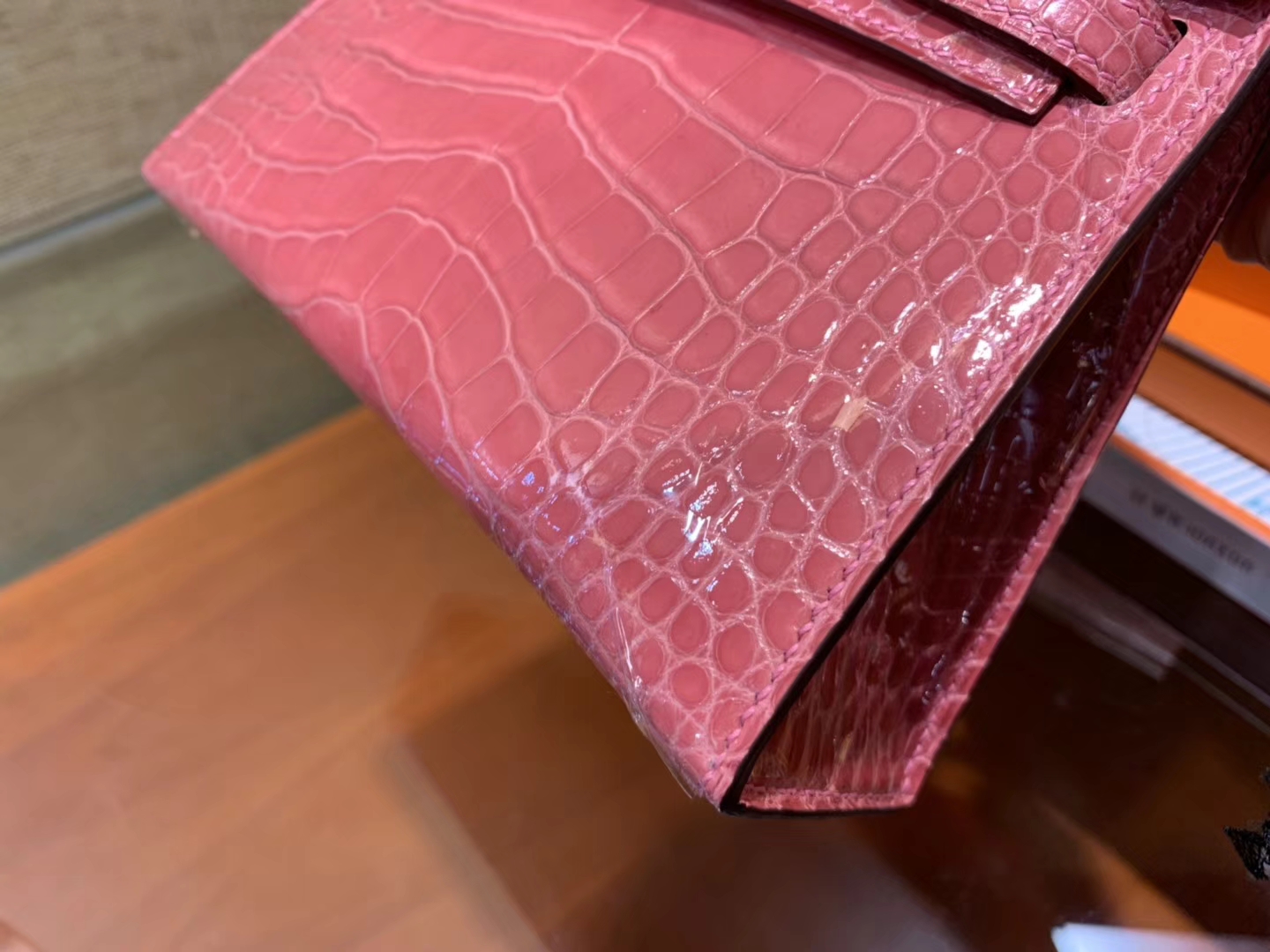 Hermès（爱马仕）Mini Kelly 粉色 一级美洲鳄鱼皮 顶级全手工缝制 臻品级别 19cm 2代
