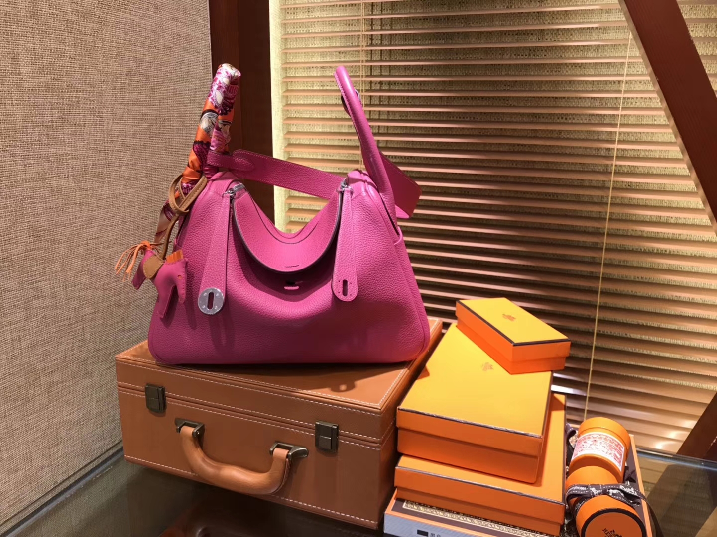 Hermès（爱马仕）Lindy琳迪包 玉兰粉 德国进口togo牛皮 全手工缝制 银扣 30cm