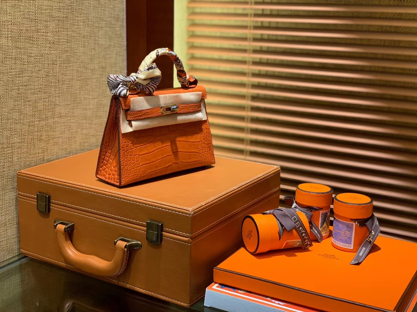 Hermès（爱马仕）Mini Kelly 深橙色 一级美洲鳄鱼皮 全手工缝制 臻品级别 金扣 19cm (迷你2代)