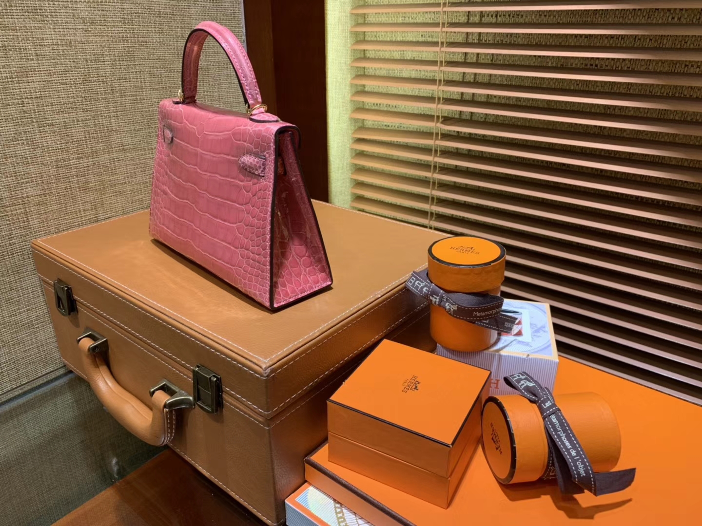 Hermès（爱马仕）Mini Kelly 粉色 一级美洲鳄鱼皮 顶级全手工缝制 臻品级别 19cm 2代