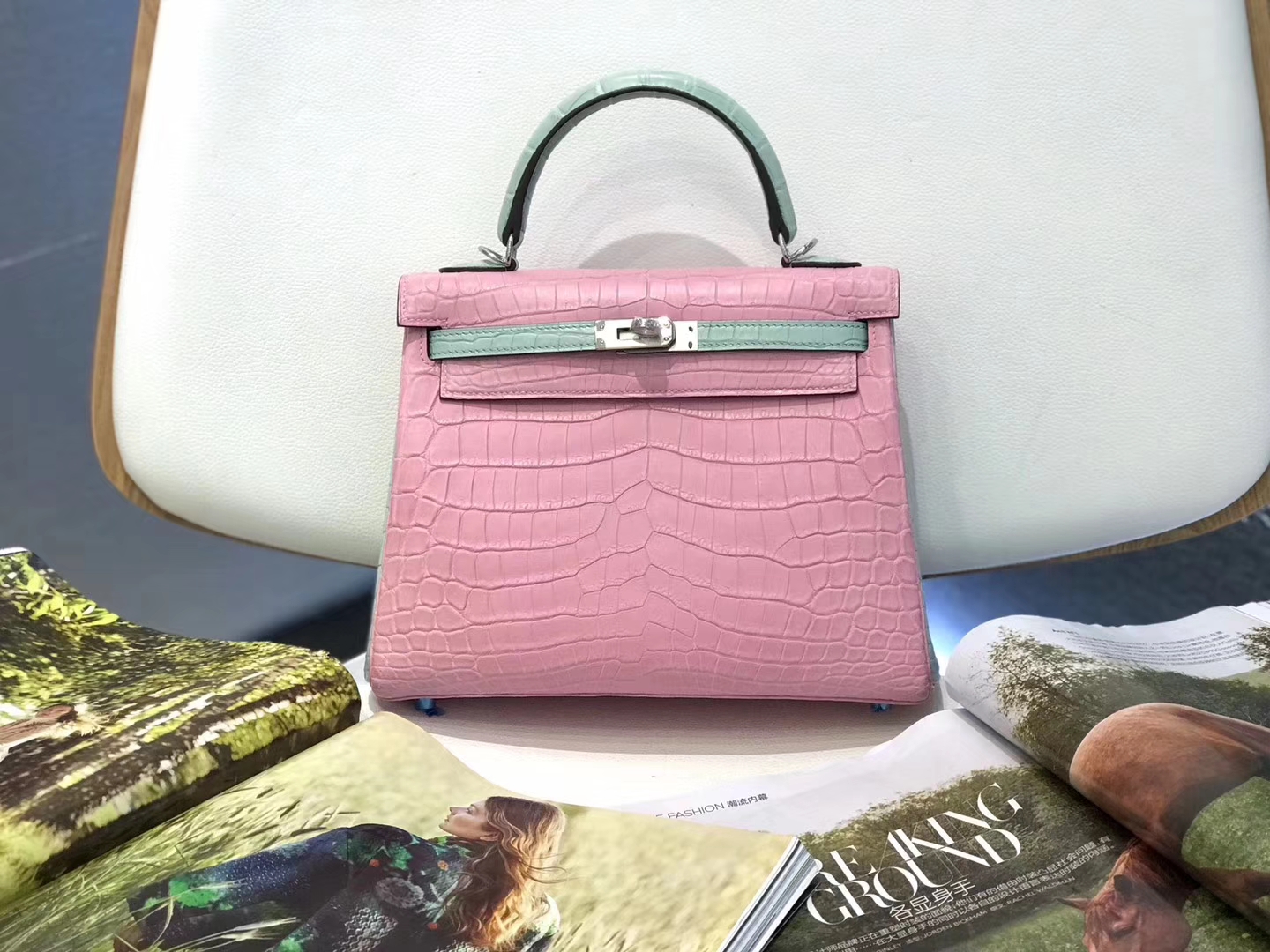 Hermès（爱马仕）Kelly凯莉包 樱花粉拼玛卡龙 雾面鳄鱼 银扣 25cm