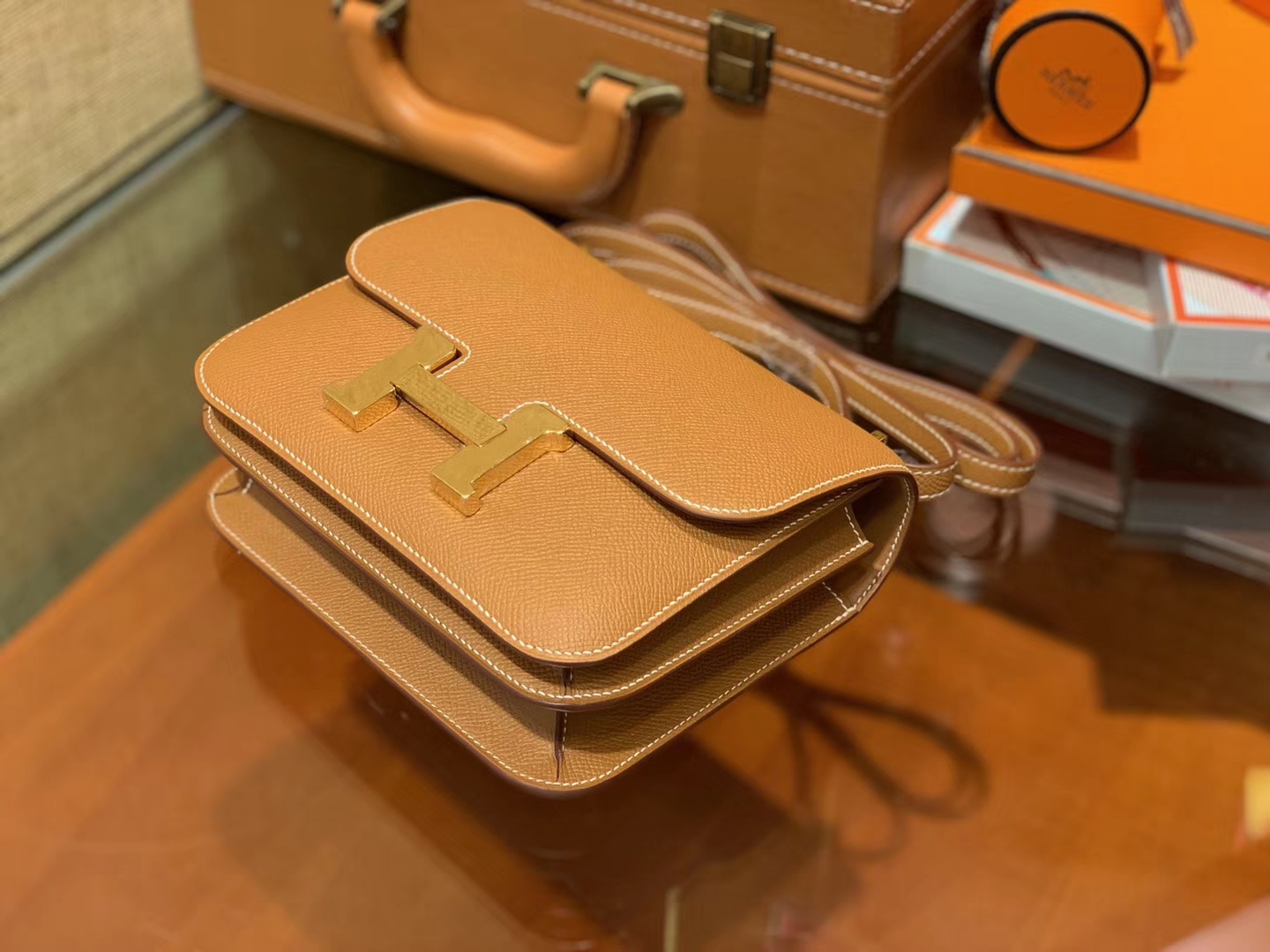 Hermès（爱马仕）Constance 18cm 金棕色 EP掌纹牛皮 德国进口原料