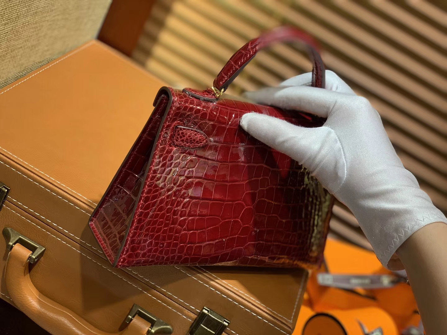 Hermès（爱马仕）Mini Kelly 枣红色 一级美洲鳄鱼皮 全手工缝制 臻品级别 金扣 19cm 2代