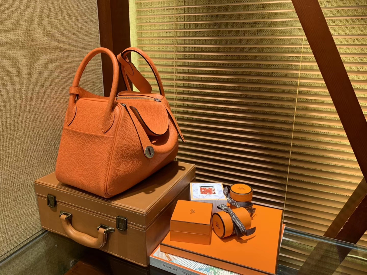 Hermès（爱马仕）Lindy琳迪包 橙红色 德国进口togo牛皮 全手工缝制 银扣 30cm