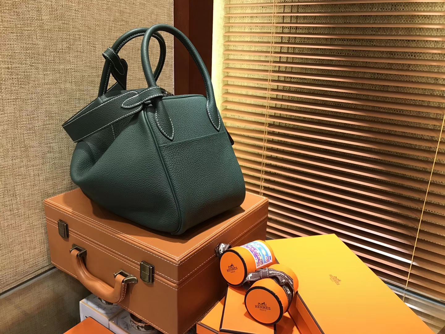 Hermès（爱马仕）Lindy琳迪包 墨绿色 德国进口togo牛皮 全手工缝制 银扣 30cm