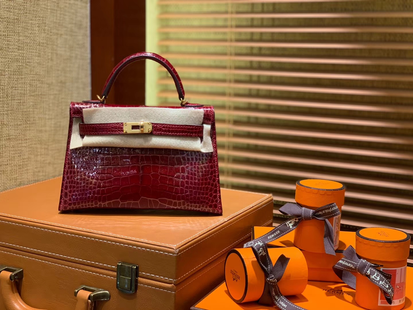 Hermès（爱马仕）Mini Kelly 枣红色 一级美洲鳄鱼皮 全手工缝制 臻品级别 金扣 19cm 2代