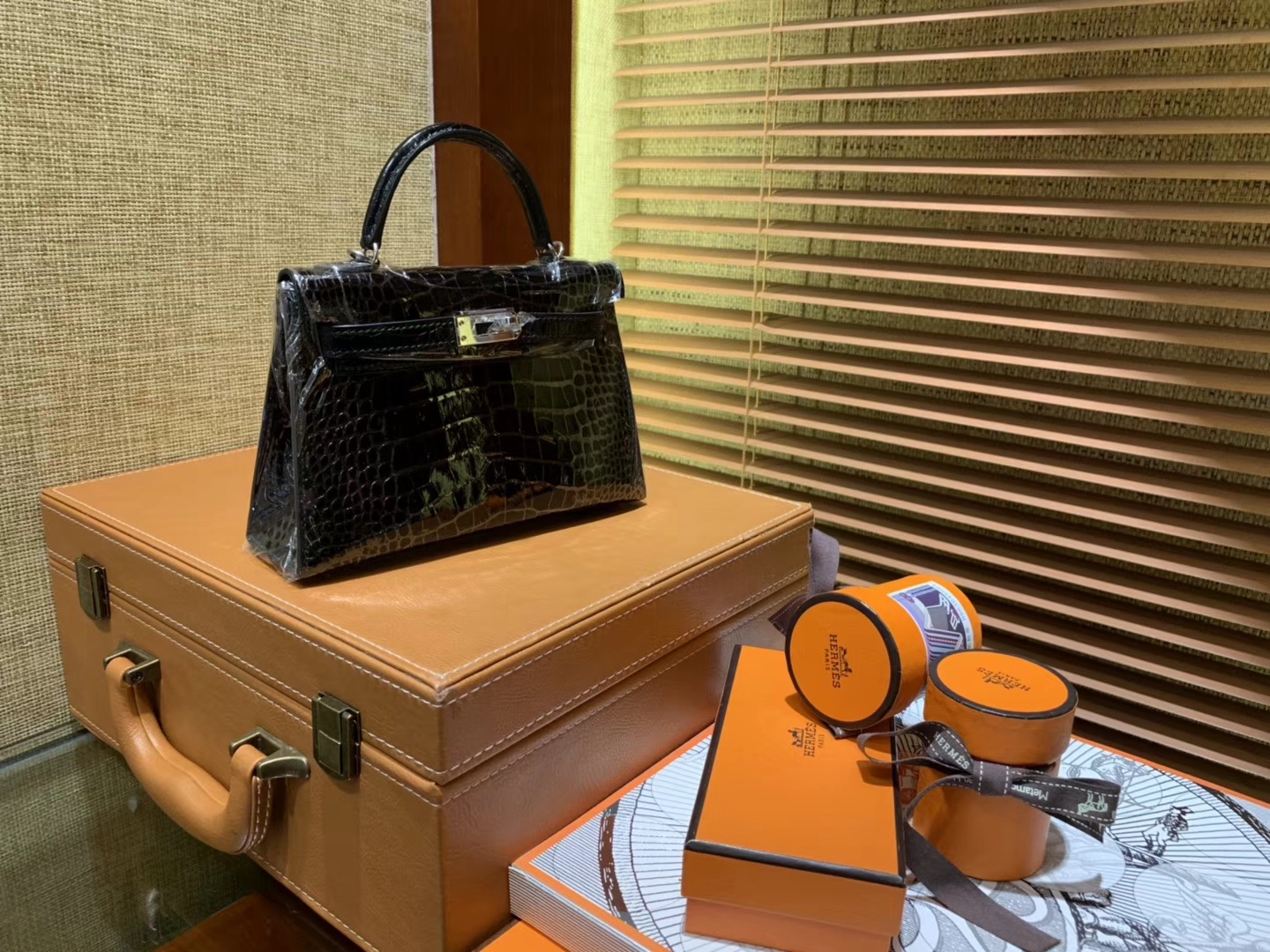 Hermès（爱马仕）Mini Kelly 黑色 一级美洲鳄鱼皮 顶级全手工缝制 臻品级别 19cm 2代
