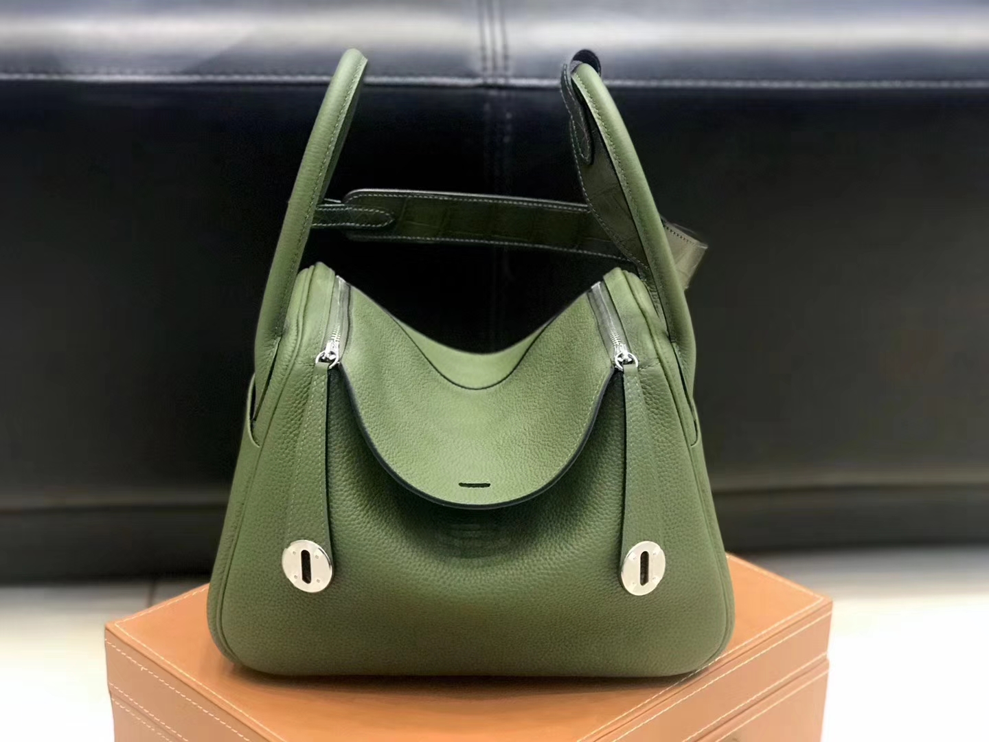 Hermès（爱马仕）Lindy琳迪包 丛林绿 德国进口togo牛皮拼鳄鱼皮 蜡线全手工缝制 26cm