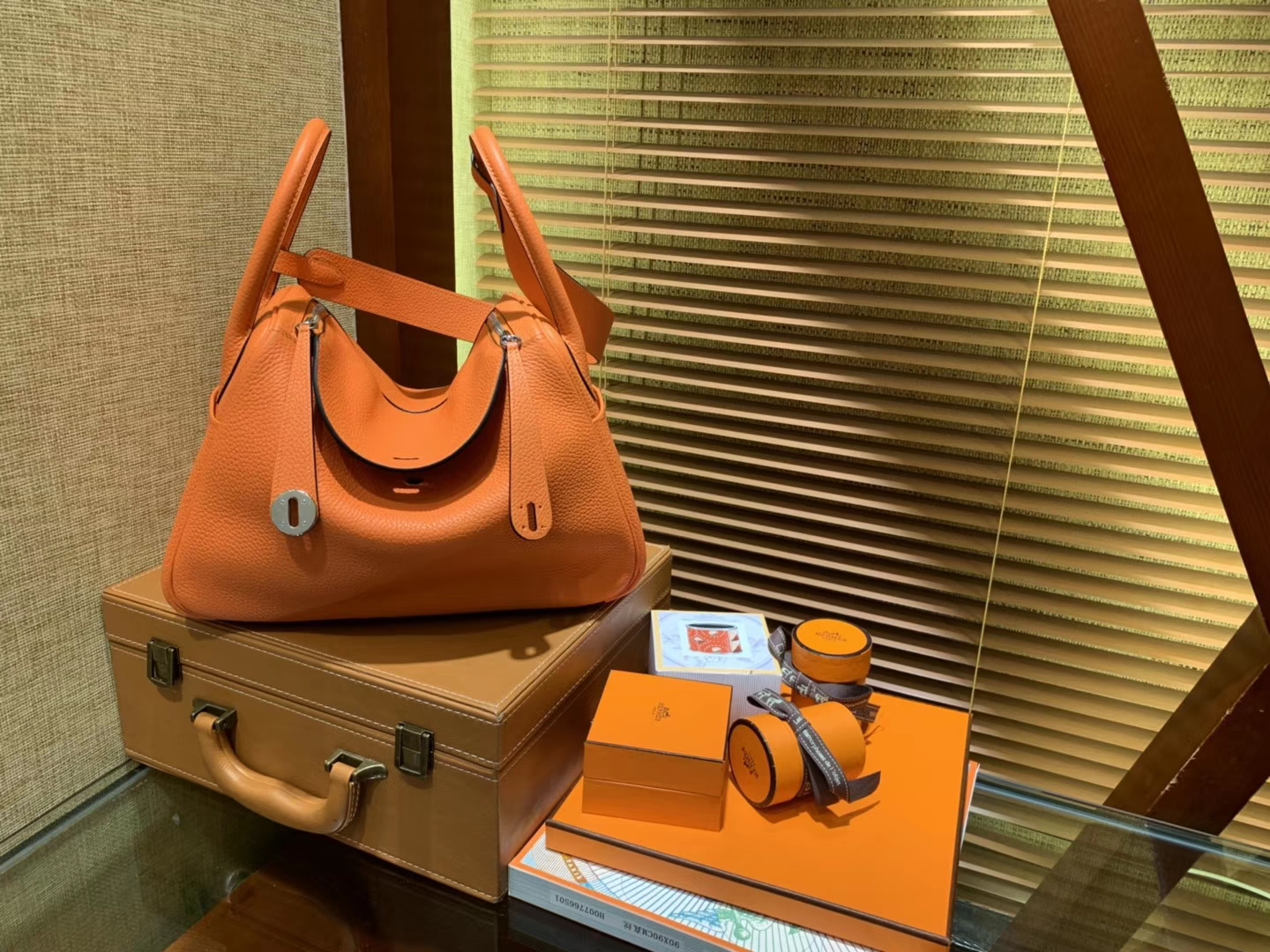 Hermès（爱马仕）Lindy琳迪包 橙红色 德国进口togo牛皮 全手工缝制 银扣 30cm