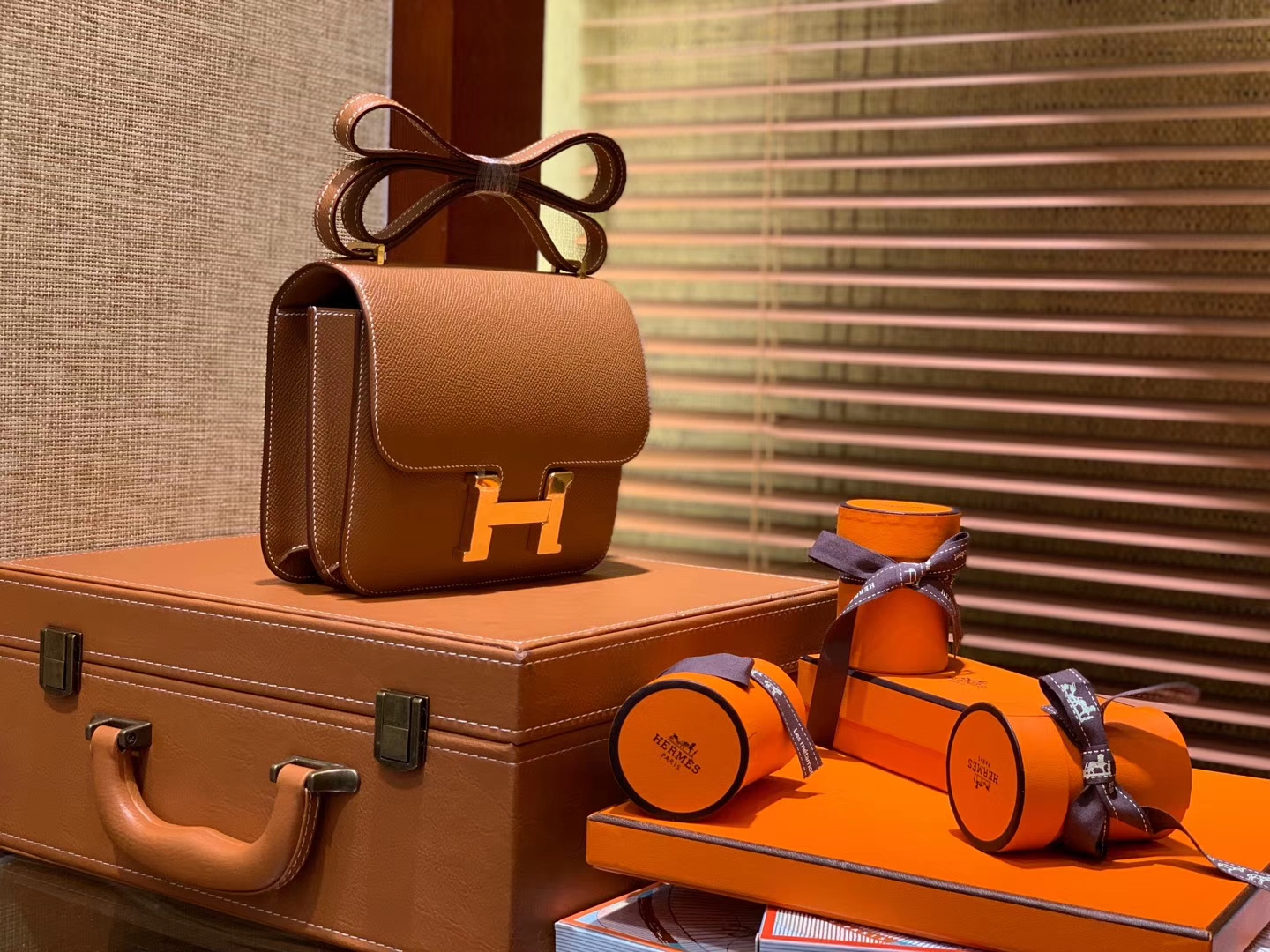 Hermès（爱马仕）Constance 18cm 金棕色 EP掌纹牛皮 德国进口原料
