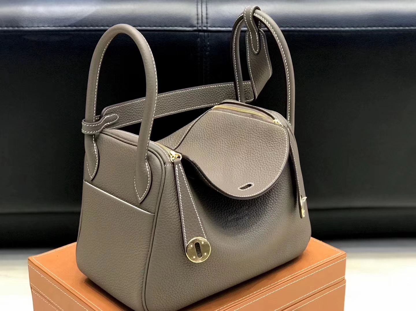 Hermès（爱马仕）Lindy琳迪包 大象灰 德国进口togo牛皮 蜡线全手工缝制 26cm