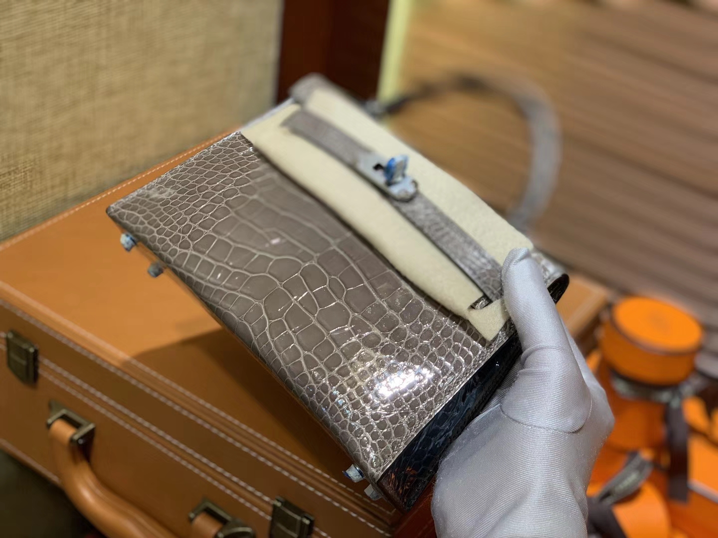 Hermès（爱马仕）Mini Kelly 沥青灰 一级美洲鳄鱼皮 全手工缝制 臻品级别 金扣 19cm 2代