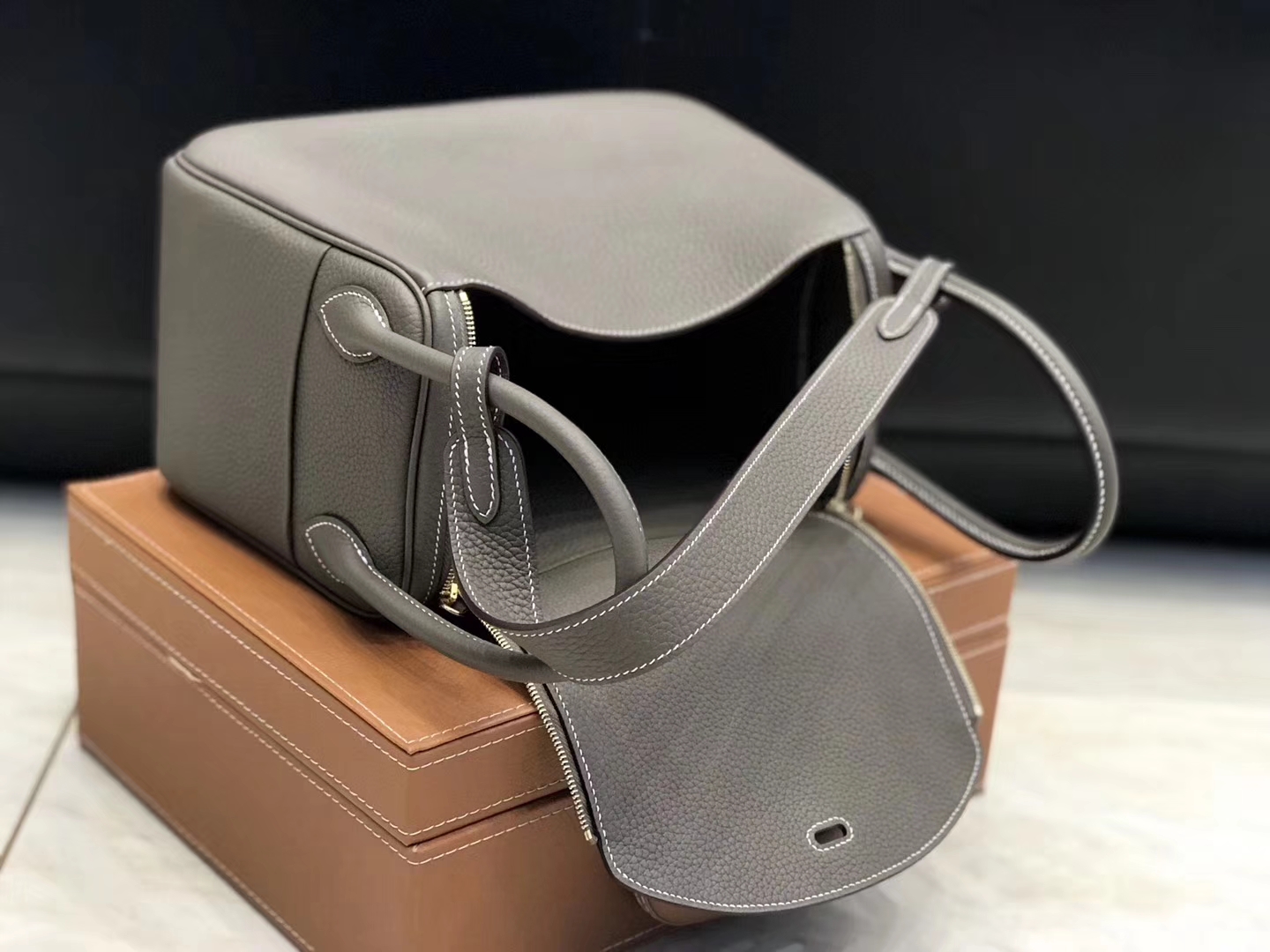 Hermès（爱马仕）Lindy琳迪包 大象灰 德国进口togo牛皮 蜡线全手工缝制 26cm