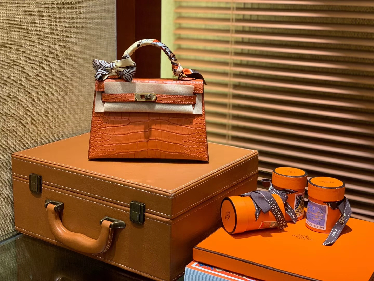 Hermès（爱马仕）Mini Kelly 深橙色 一级美洲鳄鱼皮 全手工缝制 臻品级别 金扣 19cm (迷你2代)