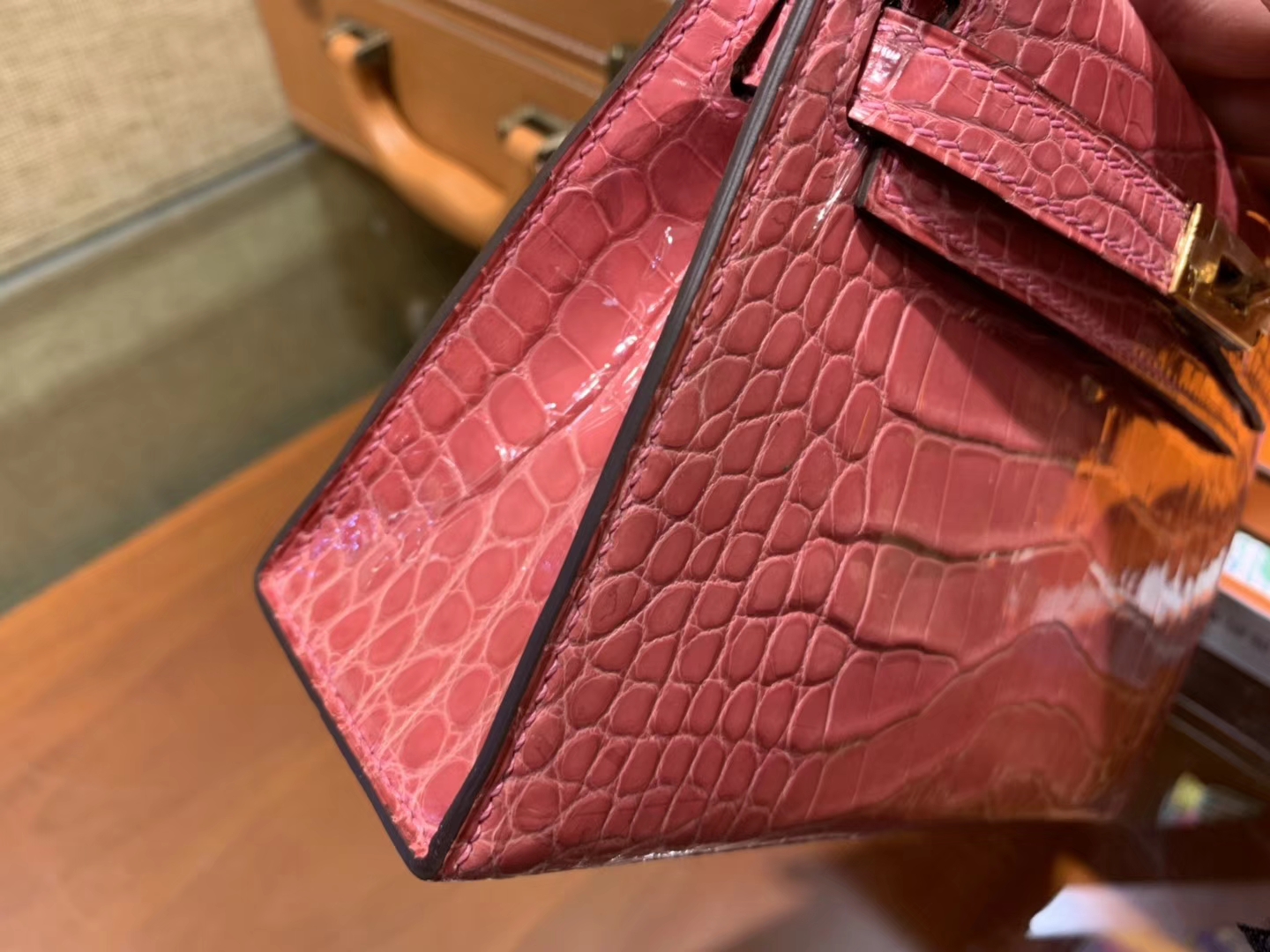 Hermès（爱马仕）Mini Kelly 粉色 一级美洲鳄鱼皮 顶级全手工缝制 臻品级别 19cm 2代