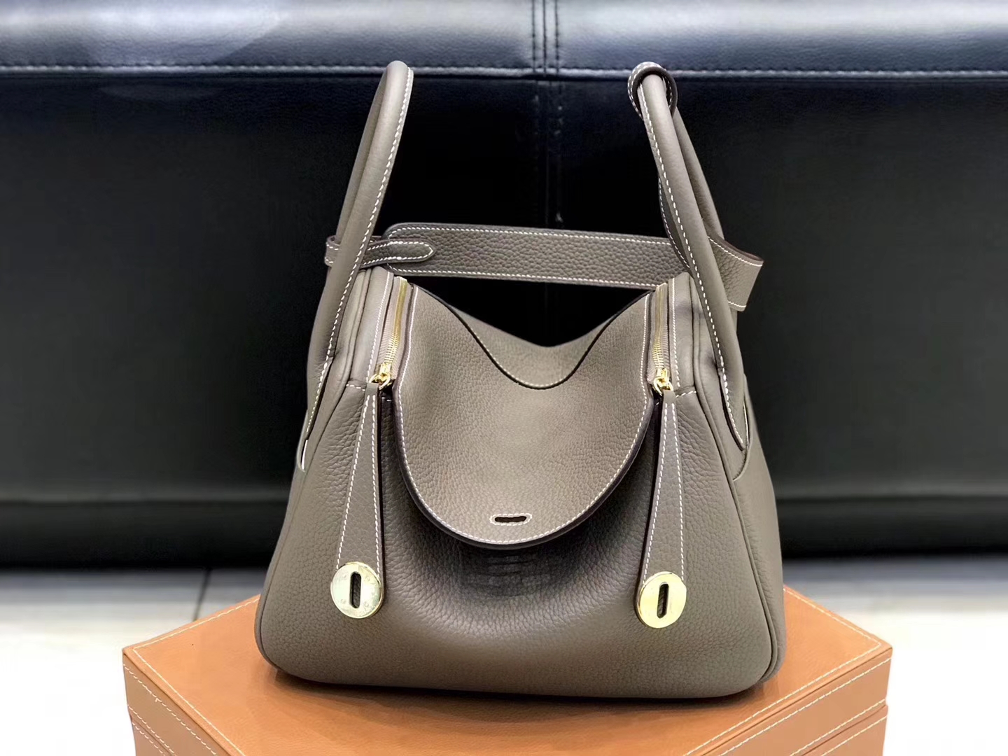 Hermès（爱马仕）Lindy琳迪包 大象灰 德国进口togo牛皮 蜡线全手工缝制 26cm