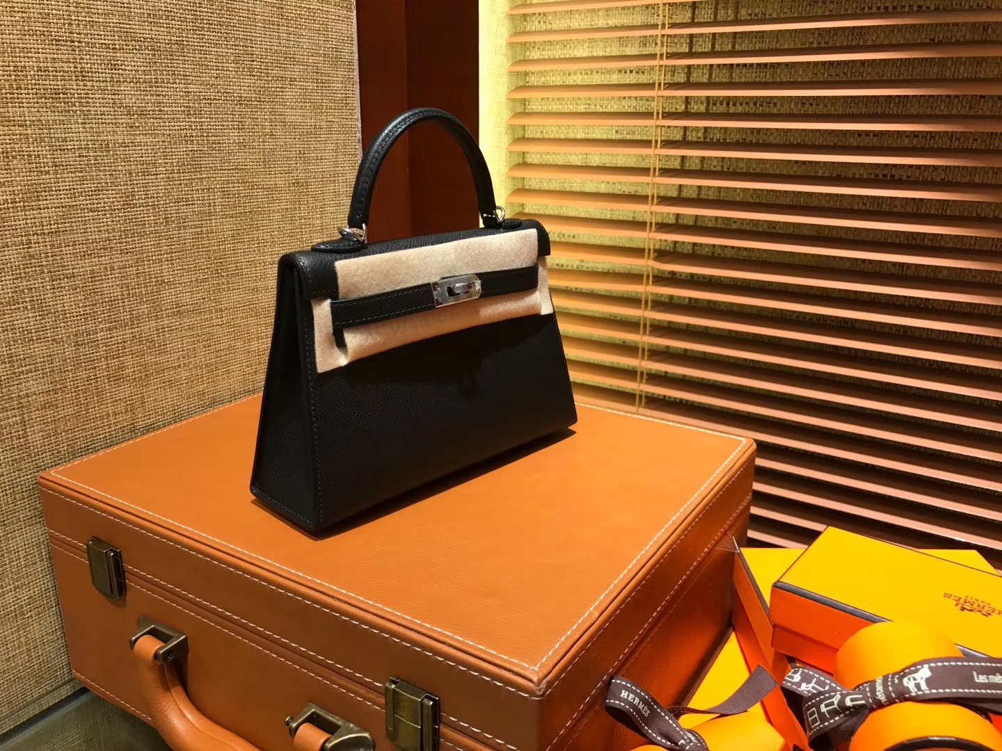 Hermès（爱马仕）Mini Kelly迷你凯莉 黑色 德国掌纹牛皮 全手工缝制 臻品级别 银扣 19cm