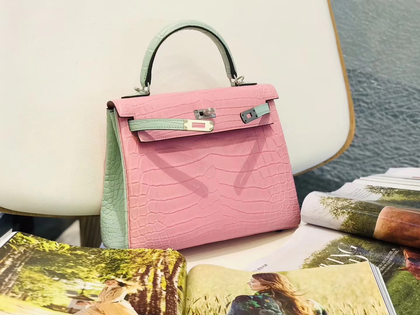 Hermès（爱马仕）Kelly凯莉包 樱花粉拼玛卡龙 雾面鳄鱼 银扣 25cm