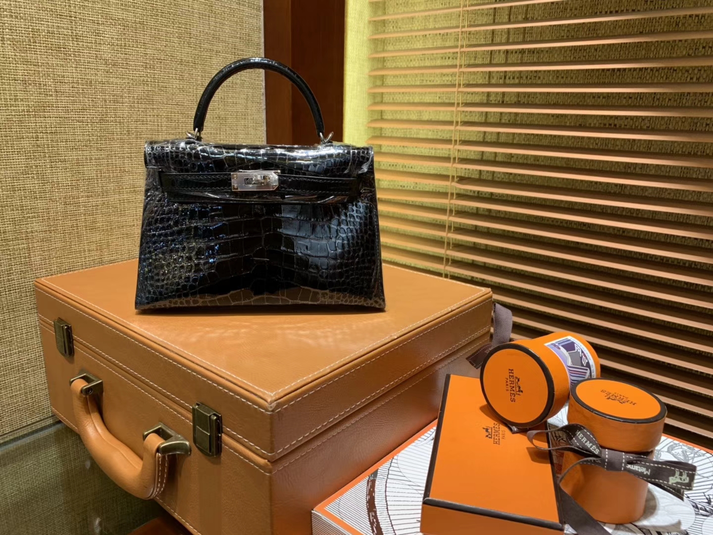 Hermès（爱马仕）Mini Kelly 黑色 一级美洲鳄鱼皮 顶级全手工缝制 臻品级别 19cm 2代